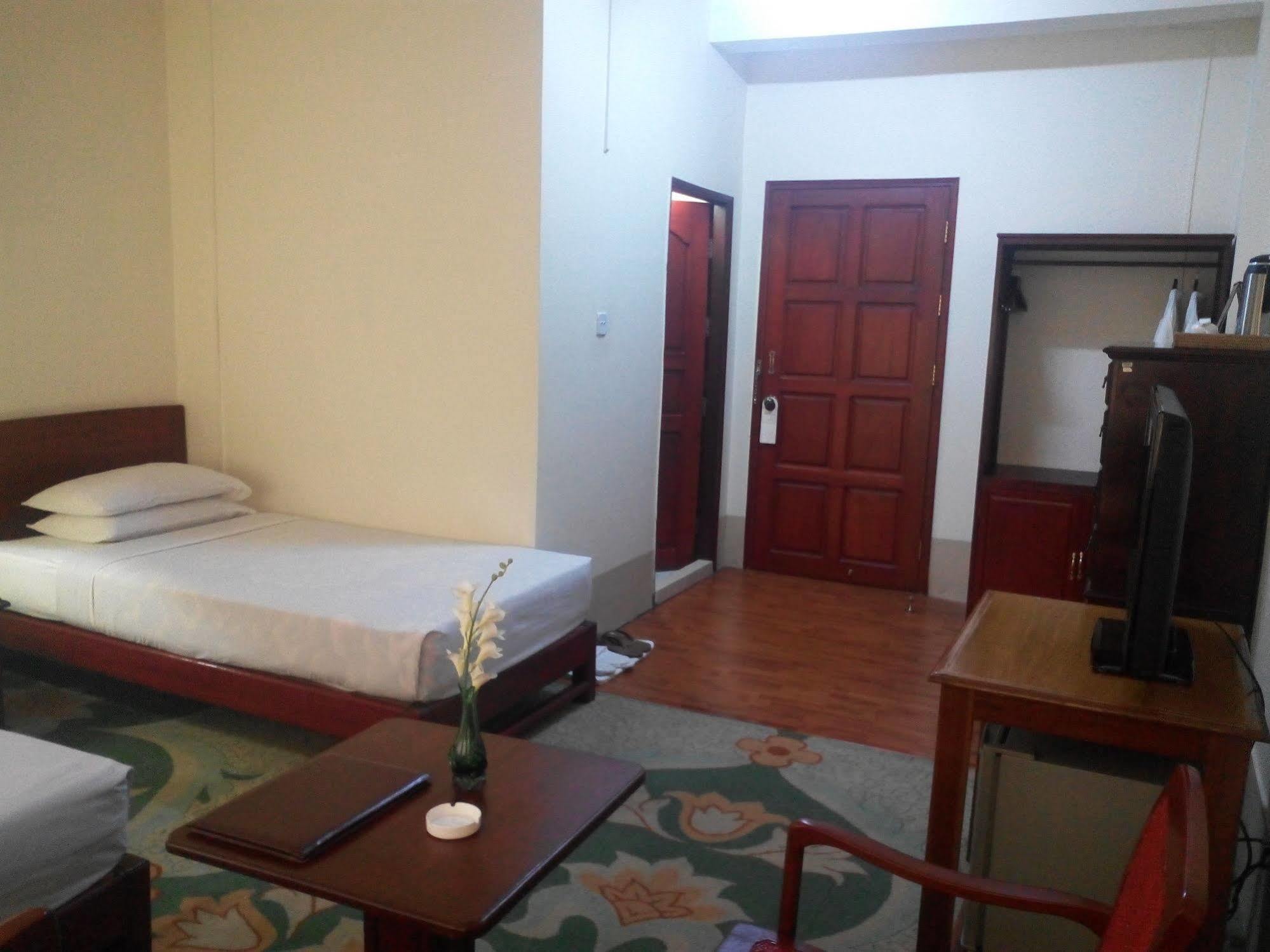 Eden Palace Hotel 3*